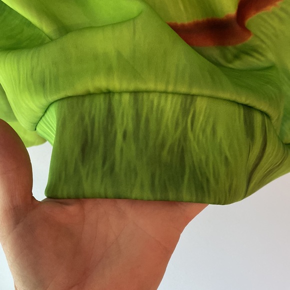 The Grinch hoodie. New with out tags. CUTE!! - Picture 5 of 6